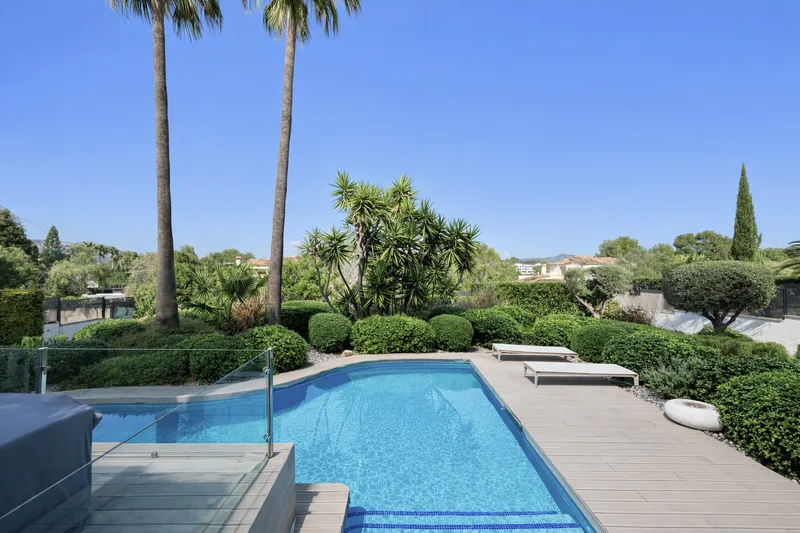 Beautiful family villa in a prestigious location in Nova Santa Ponsa — photo 7