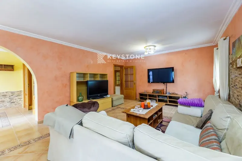 Descubre este encantador chalet en Palmanova, una propiedad amplia, privada y versátil, ideal para disfrutar de Mallorca durante todo el año — photo 12
