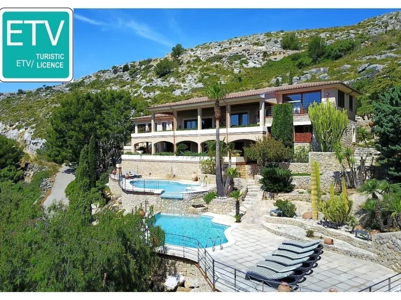 Detached Villa in Pollença — photo 1