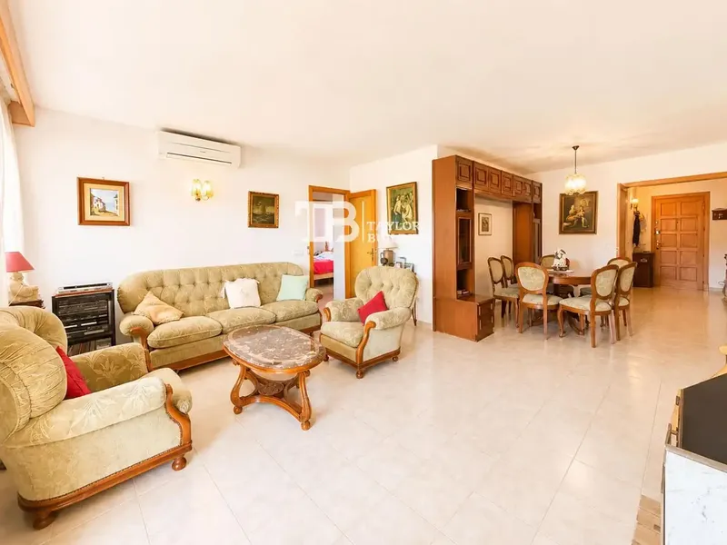 Apartment for sale in Calvià, Balearic Islands, Peguera area, with 120.00 m² built and 108.00 m² usable. It is a spacious and well-distributed home — photo 3