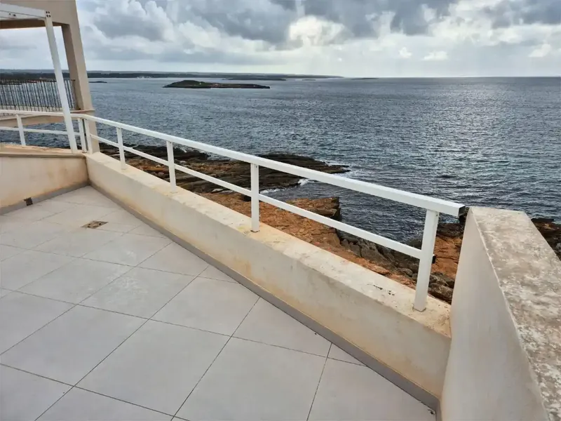 Duplex en primera línea de mar junto al faro de Cala Galiota. Dos terrazas. Precio para los meses de octubre a abril. — photo 10