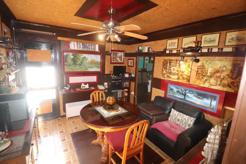 We present this property, on the fourth floor WITHOUT ELEVATOR in the outskirts of Son Gotleu, with approximately 55 m². — photo 3