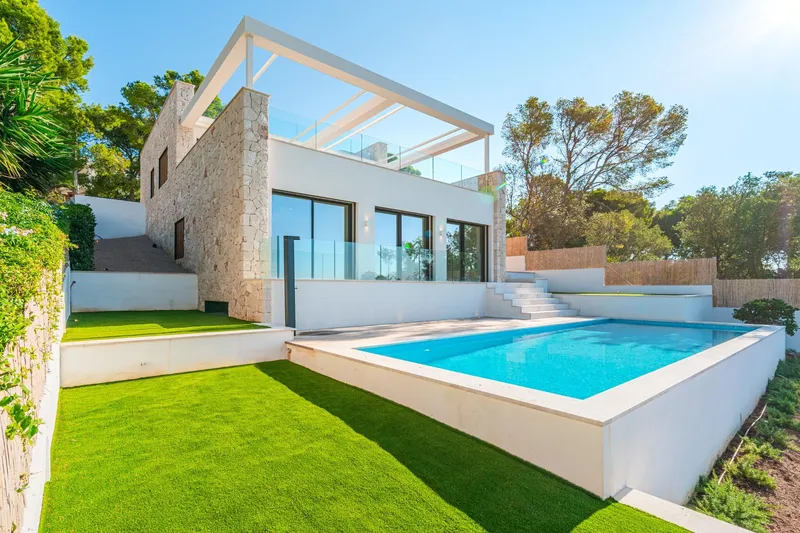 Exclusive luxury villa with sea views in Portals Nous — photo 2