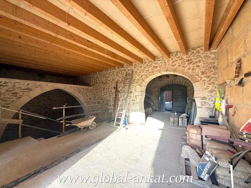 Authenticity and Nobility in the Heart of Vilafranca de Bonany — photo 12