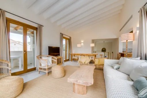 Alcudia, modernized chalet with contemporary architecture and large plot with holiday rental license in Bonaire — photo 7