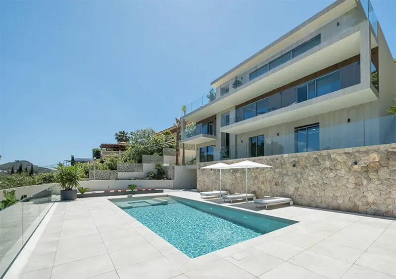 Luxury villa with fantastic panoramic sea views in Santa Ponsa — photo 1