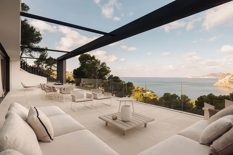Modern luxury villa with breathtaking sea and panoramic views — photo 8