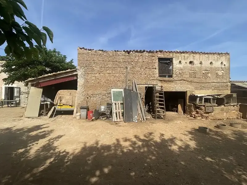 Old farmhouse for total renovation — photo 9