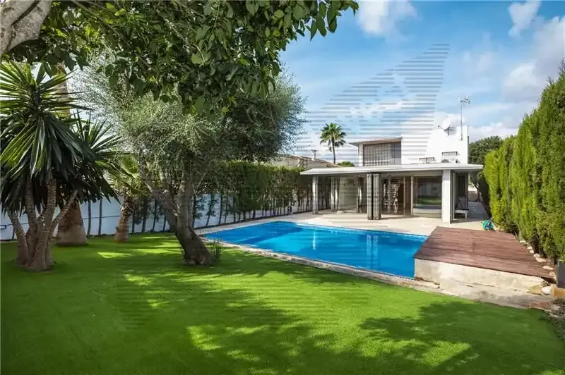 Chalet con piscina en alquiler en Sa Ràpita - Ses Covetes — photo 1