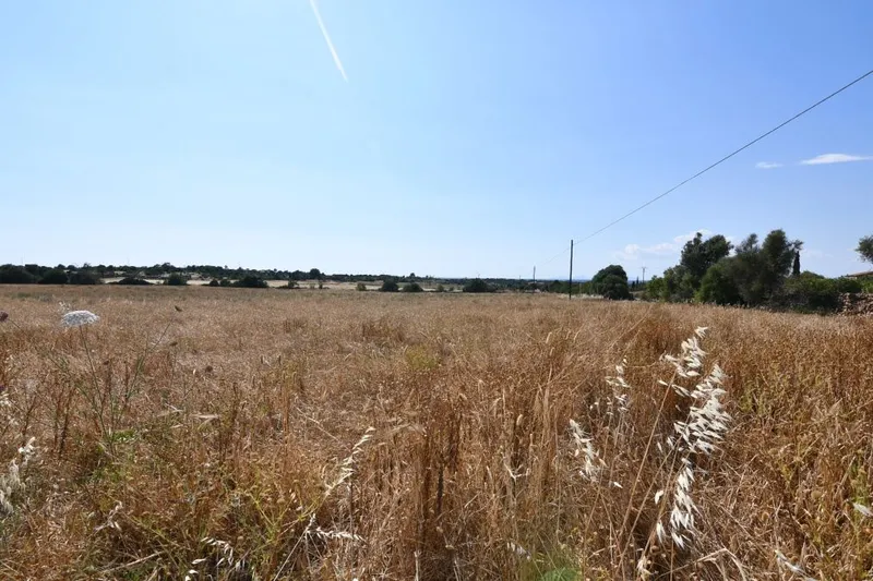 Plot with an existing building of 240m2 on the outskirts of Ses Salines — photo 2