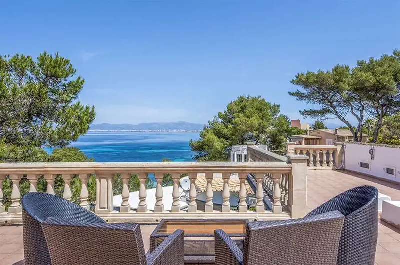 This detached villa, located in the prestigious, pleasant and quiet Bellavista urbanization (Cala Blava), combines a living space — photo 12