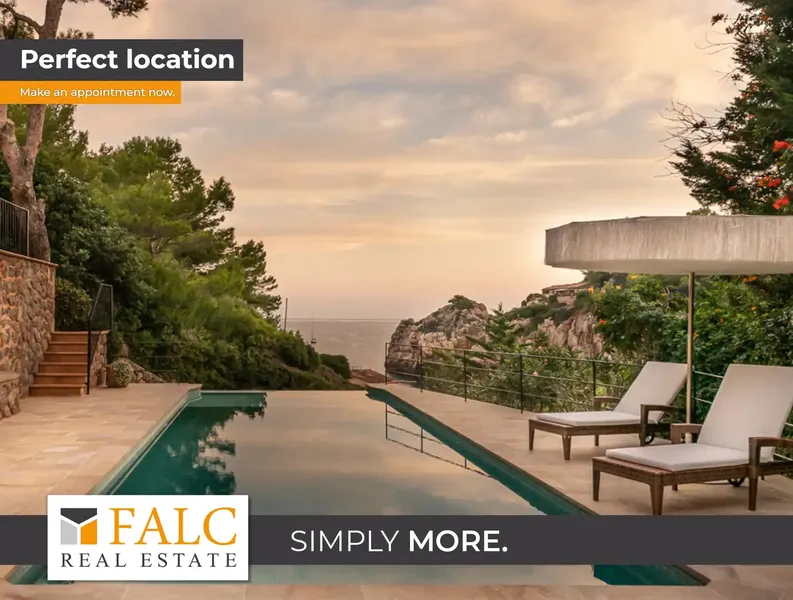 On the northwest coast of Mallorca, in one of the most beautiful villages on the island, we present this wonderful rustic villa in Mallorcan style — photo 1