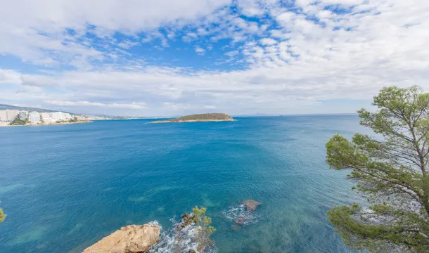 Mansion with access to the sea in Cala Vinyas — photo 9