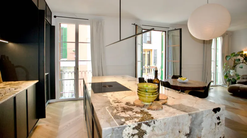 Beautiful and spacious apartment in the 'grand' style of old Palma, dating from 1886, and superbly reformed to the highest standard – for sale — photo 6