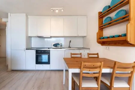 Apartment - Calvià (Magaluf), Built Surface 80m2, 2 Bedrooms, 1 Bathroom, 20 Distance to the Sea, Lift — photo 6