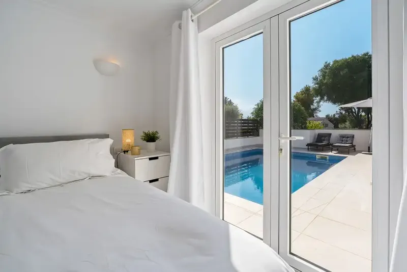 This attractive single-storey villa for sale in Bonaire offers a comfortable Mediterranean lifestyle in one of the residential areas — photo 11