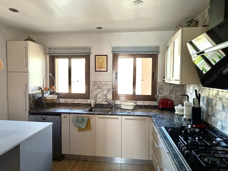 Sea view penthouse in Cas Catala with direct beach access — photo 5