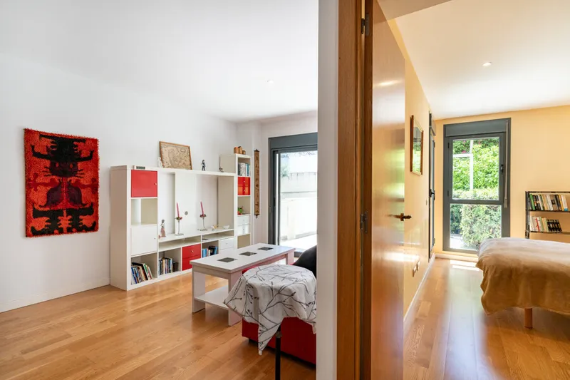 Exceptional Ground-Floor One-Bedroom Apartment with Large Terrace, Parking and Private Garden — photo 2