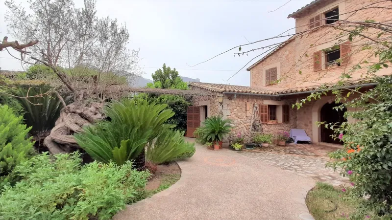 Beautiful stone house with large garden in quiet area of Sóller — photo 1