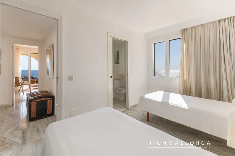 Frontline Seafront Apartment with Private Garden in Ambassador Park — photo 12
