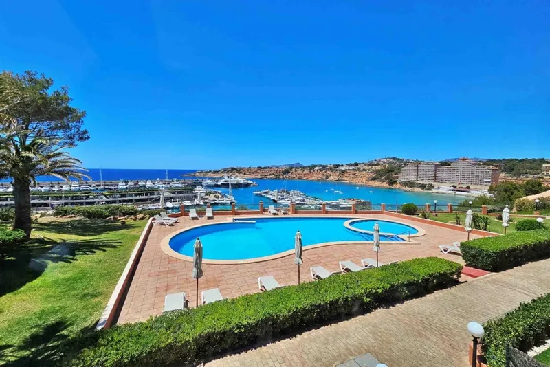 1st line sea view apartment for sale in Port Adriano in El... — photo 4
