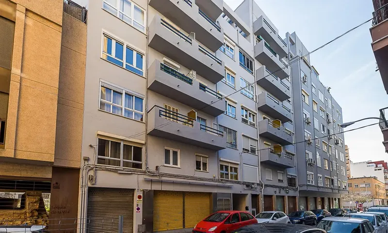 Apartment with elevator in Camp Redó area — photo 1
