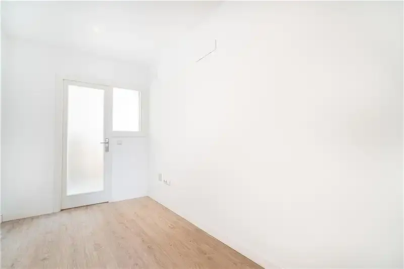 Palma. Colegios- Son Dameto. Apartment with views of the Bay with an area of approximately 95m² plus terrace of 8m2. The property consists of a — photo 7