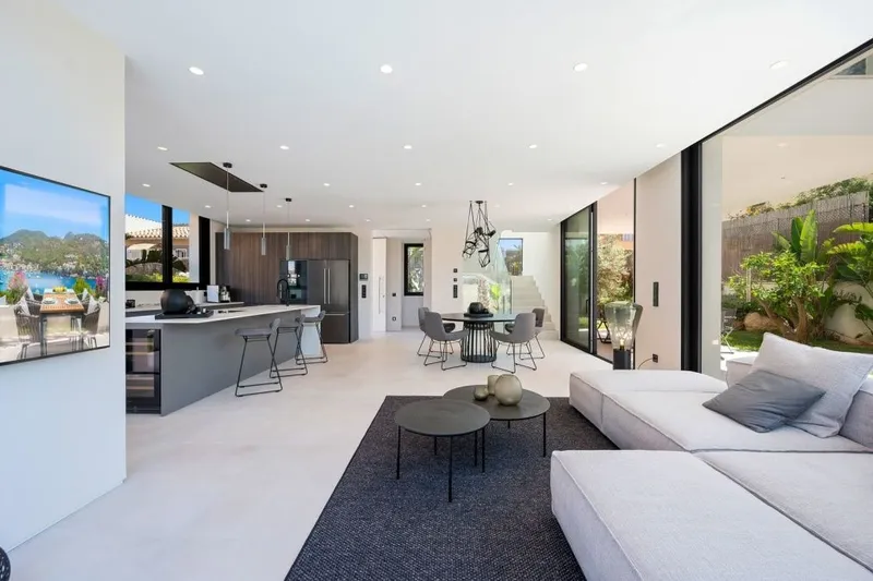 Exclusive and modern luxury villa with sea views in El Toro, Calvia — photo 8