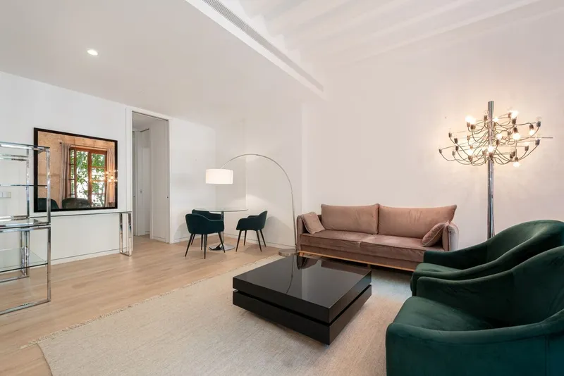 Top quality apartment for sale in Palma Casco Antiguo with roof terrace and various terraces — photo 5