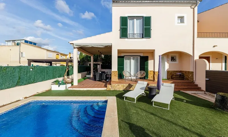 Modern renovated townhouse with large terrace and... — photo 2
