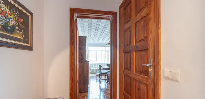 Furnished apartment with rooftop terrace and views in Es Llombards — photo 9