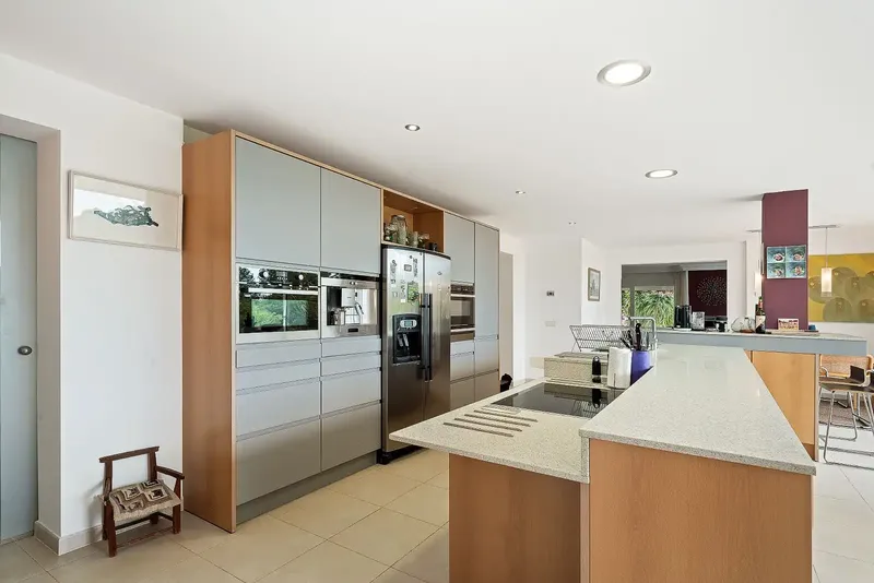 Spacious villa in Costa de los Pinos located in an exclusive residential area on the second line to the sea. On a plot of 2,220 m2 — photo 9