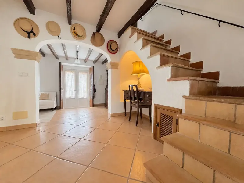 Distributed over 3 floors with great charm, this renovated 144 m2 house in Pollensa has a patio and terraces of approx. 44 m2, 3 ha — photo 7