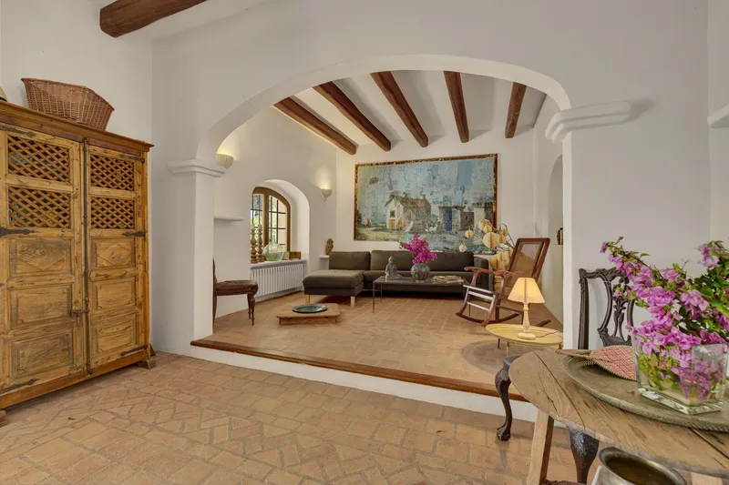 Historic stone finca with traditional character near Felanitx — photo 12