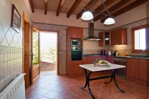 Santanyi, exclusive finca with sea view available for temporary rental in Santanyí — photo 9
