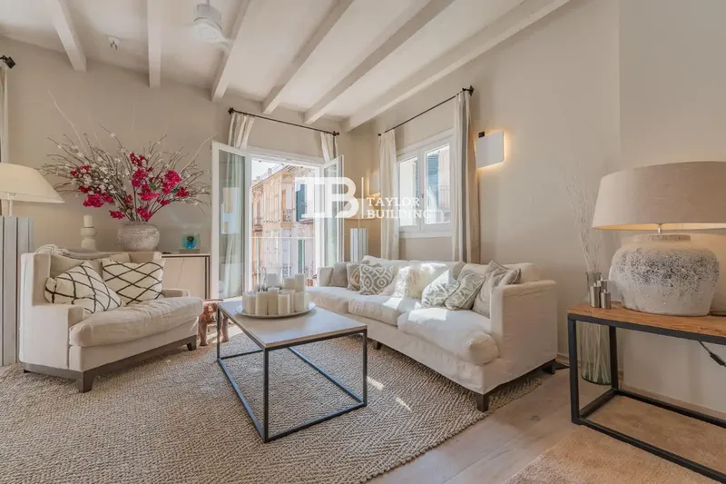 Taylor Building Real Estate presents an extraordinary property combining the historic essence of Palma de Mallorca's old town — photo 5