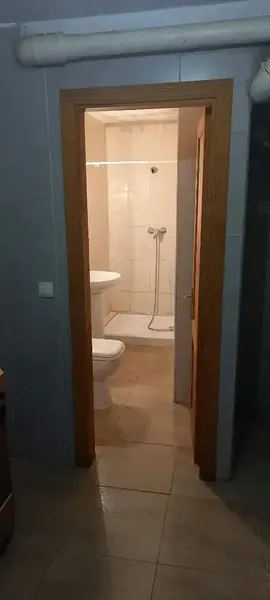 casa unificada separadas en cinco viviendas cada una con su cocina ,cuartos,baños y terrazas un pequeño patio . célula de habitabilidad y ce — photo 1