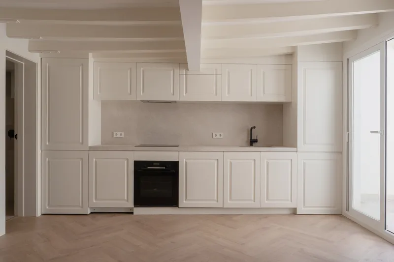 Newly renovated penthouse in Old Town — photo 3