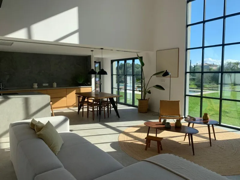 Elegant, Light Flooded, Newly Built Modern Country Home — photo 9