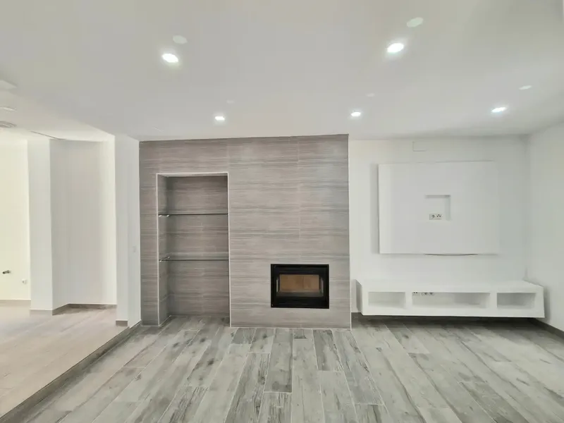 A few steps from the fine sandy beach of Peguera, this spacious townhouse presents a rare opportunity for those who want — photo 5