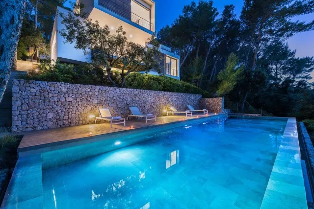 Modern villa with holiday license for sale in Puerto Pollensa, North Mallorca — photo 11