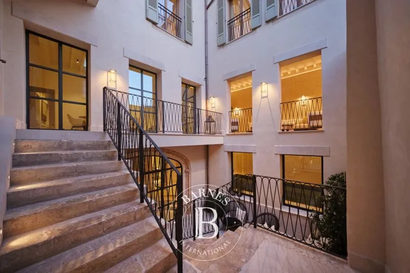 Palma de Mallorca, 5-Bedroom House - 908 m² for Sale — photo 1