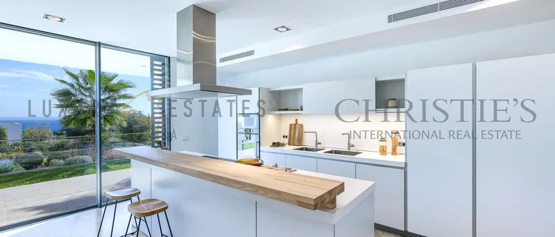 Large new build villa in Sol de Mallorca with beautiful sea views — photo 8