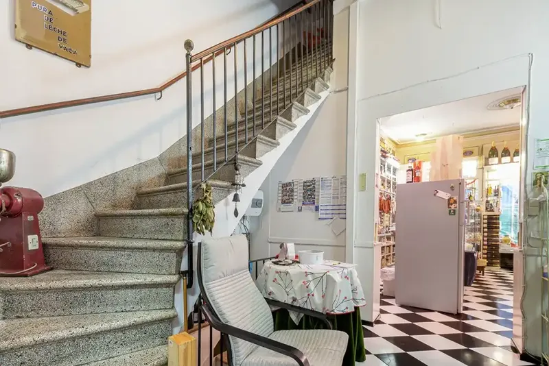 This wonderful six-bedroom house is for sale on one of the main shopping streets of Sóller, right next to the square — photo 6