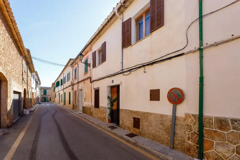 SANTA MARÍA - CALLE SOL. Se vende bonita casa de pueblo reformada en 2022, situada en una tranquila calle, muy cerca del centro y con todos  — photo 2
