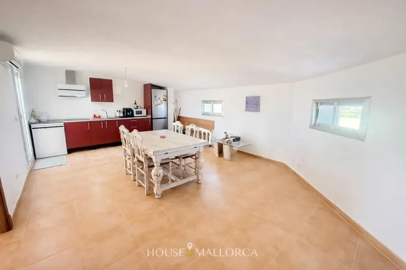House in Mallorca offers this exclusive duplex of 198 m2 built, distributed over two floors, completely exterior, very bright and with — photo 3