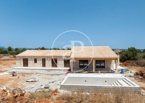 Detached house in Campos — photo 1
