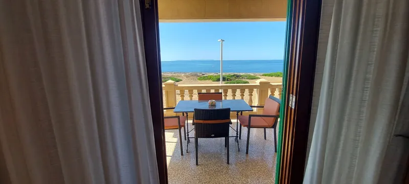IA-104 4-bedroom apartment on the first line of the sea — photo 1