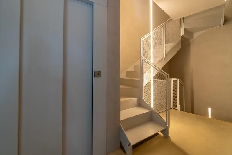 Modern-style house — photo 4