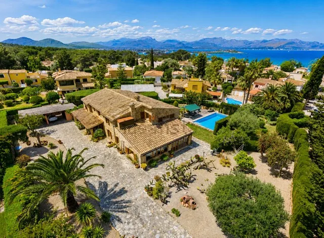Charming Villa with Pool and Large Garden for Sale in Bonaire, North Mallorca — photo 2